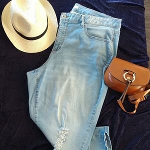 Crop distressed jean